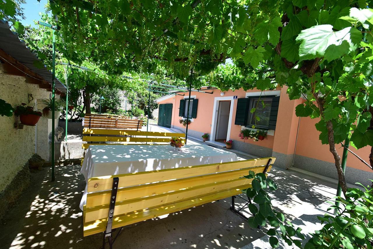 Apartament Odrina *